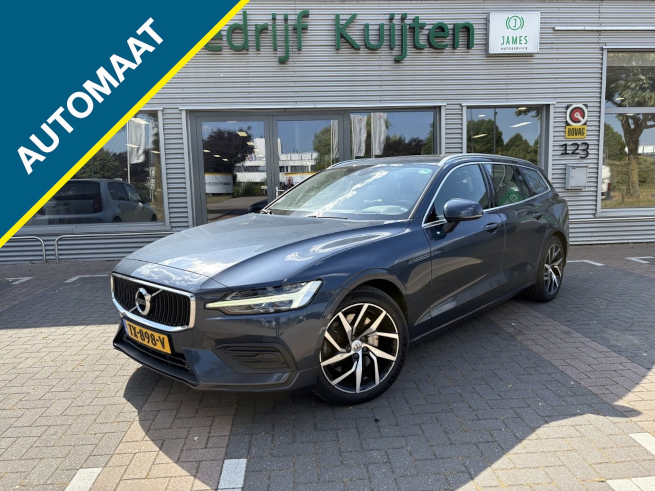 Volvo V60 - 2.0 T5 Momentum 2.0 T5 Momentum - AutoWereld.nl