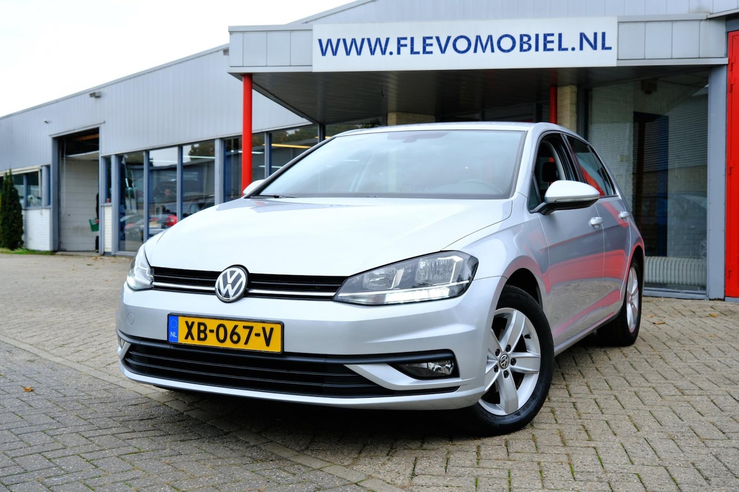 Volkswagen Golf - 1.0 TSI Comfortline Navi|Clima|LMV|Cruise - AutoWereld.nl
