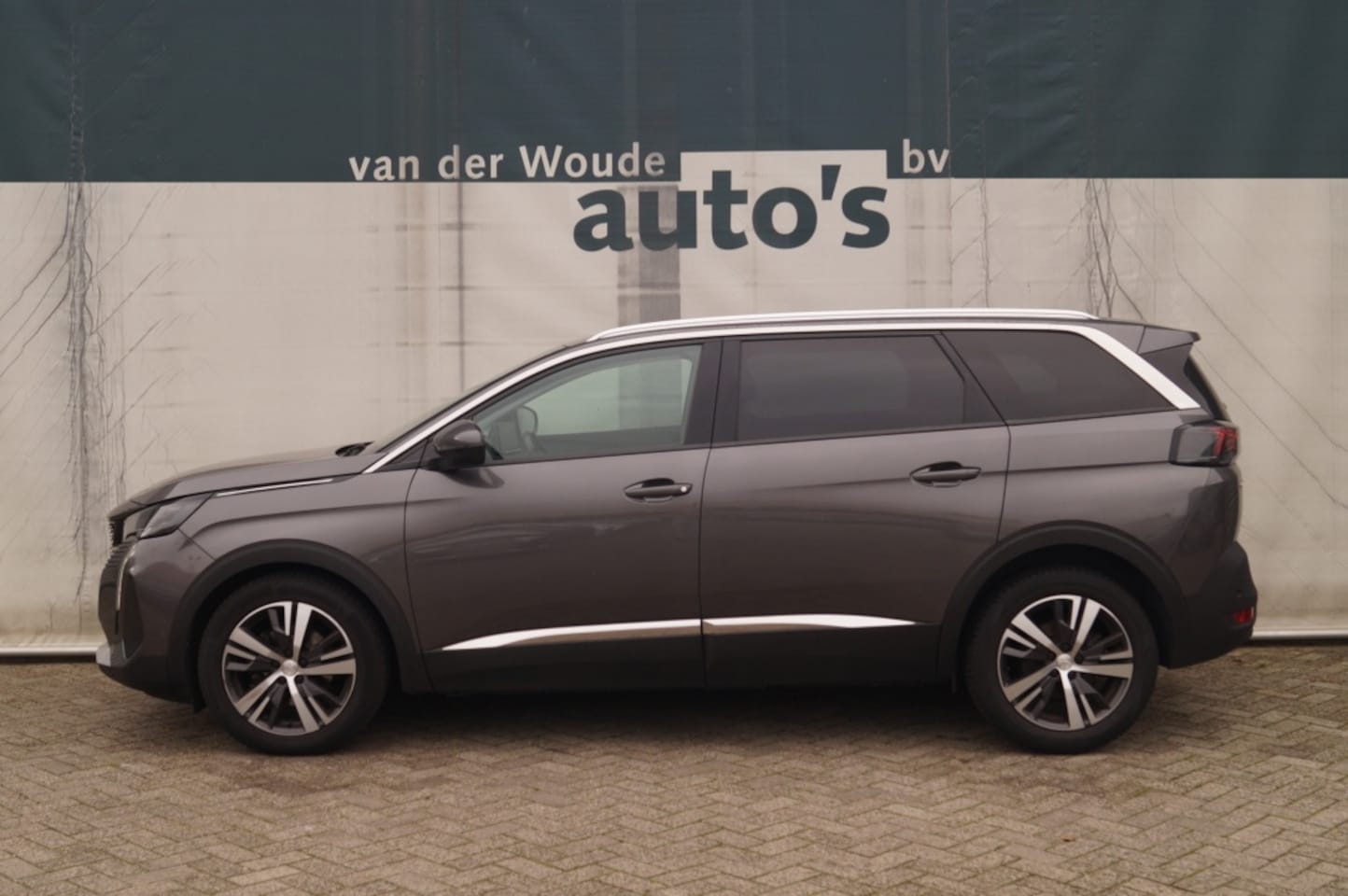 Peugeot 5008 - 1.5 BlueHDI 130pk Allure 7-persoons -NAVI-ECC-PDC- - AutoWereld.nl
