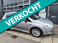 Fiat Grande Punto - 1.4 Edizione Blue & Me. Weinig kilometers nette auto