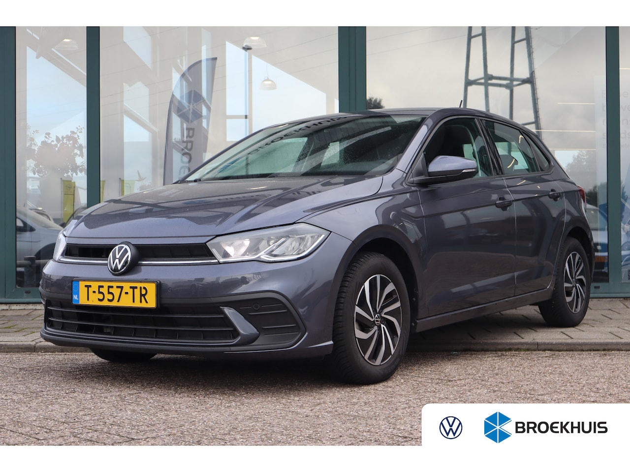 Volkswagen Polo - 95PK 1.0 TSI Life | Airco | Cruise control adaptief | Parkeersensoren voor en achter - AutoWereld.nl
