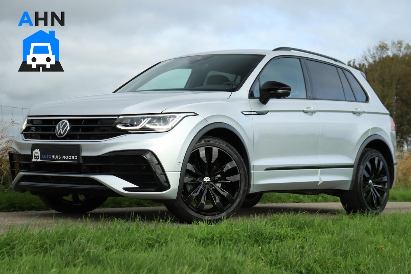 Volkswagen Tiguan - 1.5 TSI / 2x R-Line / Black Style / Virtual Cockpit / H&K / 360 Camera / Matrix LED / Trek - AutoWereld.nl