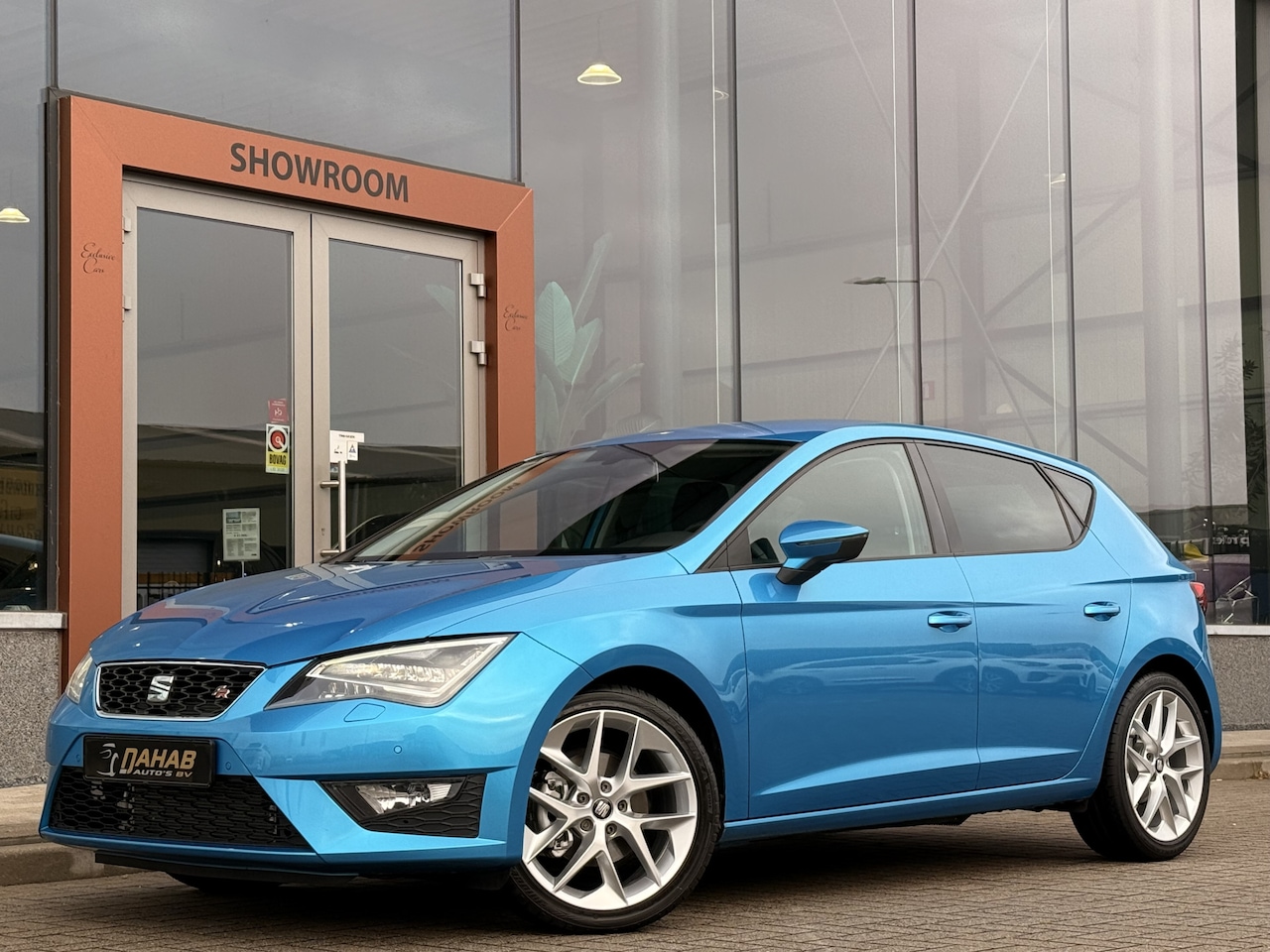 SEAT Leon - 2.0 TDI FR | Led | Navi | Cruise | DAB | Stoelverwarming | Bluetooth | Parkeersensoren | - AutoWereld.nl