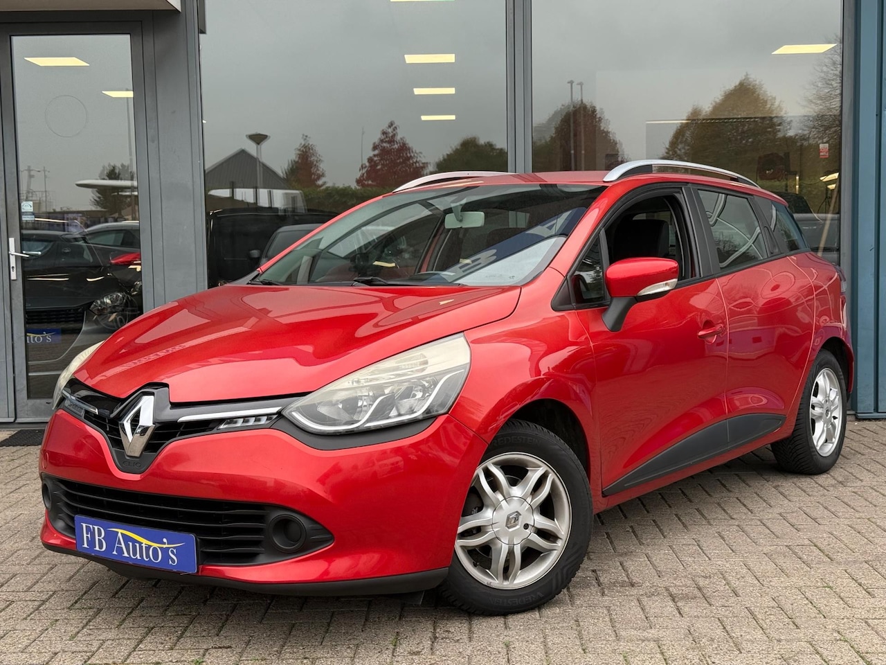 Renault Clio Estate - 0.9 TCe Expression Airco Lmv Cruise - AutoWereld.nl