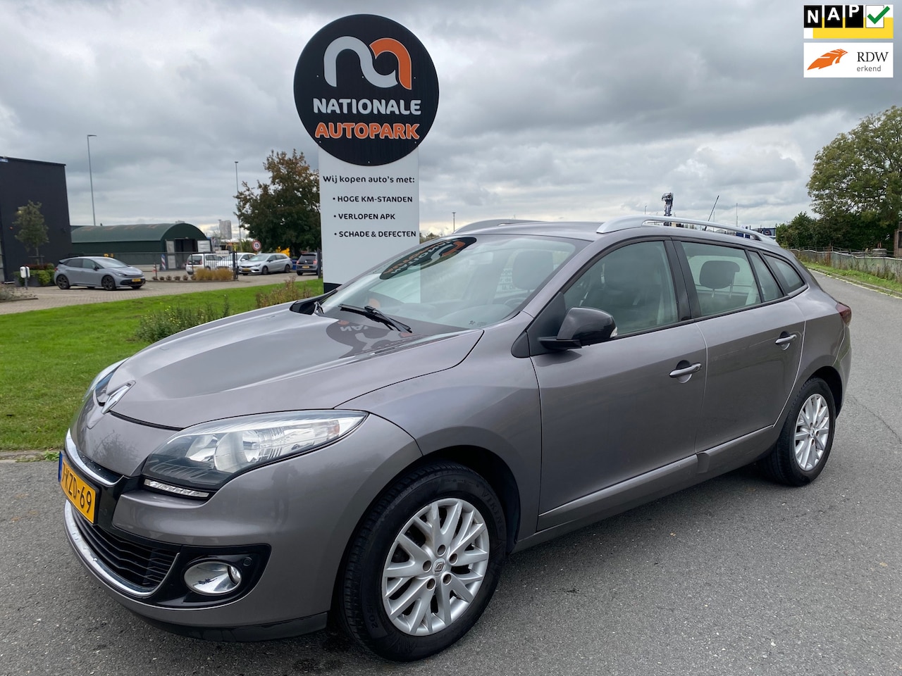 Renault Mégane Estate - * 1.5 dCi Bose * CLIMA * - AutoWereld.nl
