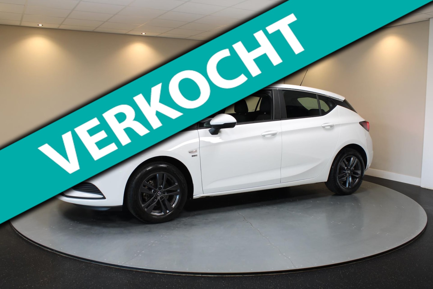 Opel Astra - 1.0 Turbo 120 Jaar Edition *18.000Km!* 1ste Eigenaar/Dealer OH|Cruise|Navi - AutoWereld.nl