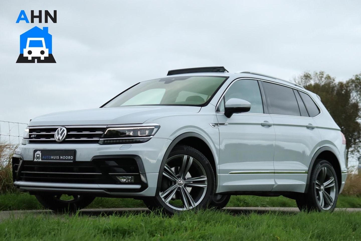 Volkswagen Tiguan Allspace - / 150 PK / 7 Persoons / 3x R-line / ACC / Pano / 20"! - AutoWereld.nl