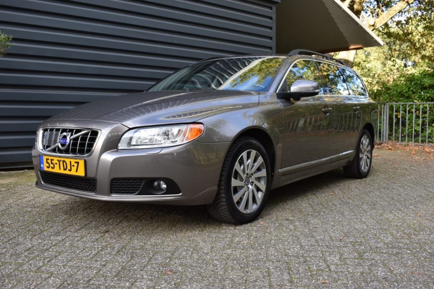 Volvo V70 - VOLVO V70 2.0 D3!!! LIM. EDITION!!! 11,894 EURO!!! - AutoWereld.nl