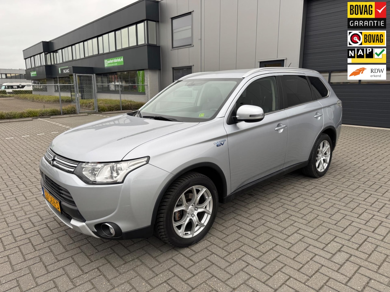 Mitsubishi Outlander - 2.0 PHEV Business Edition X-Line 2.0 PHEV Business Edition X-Line - AutoWereld.nl