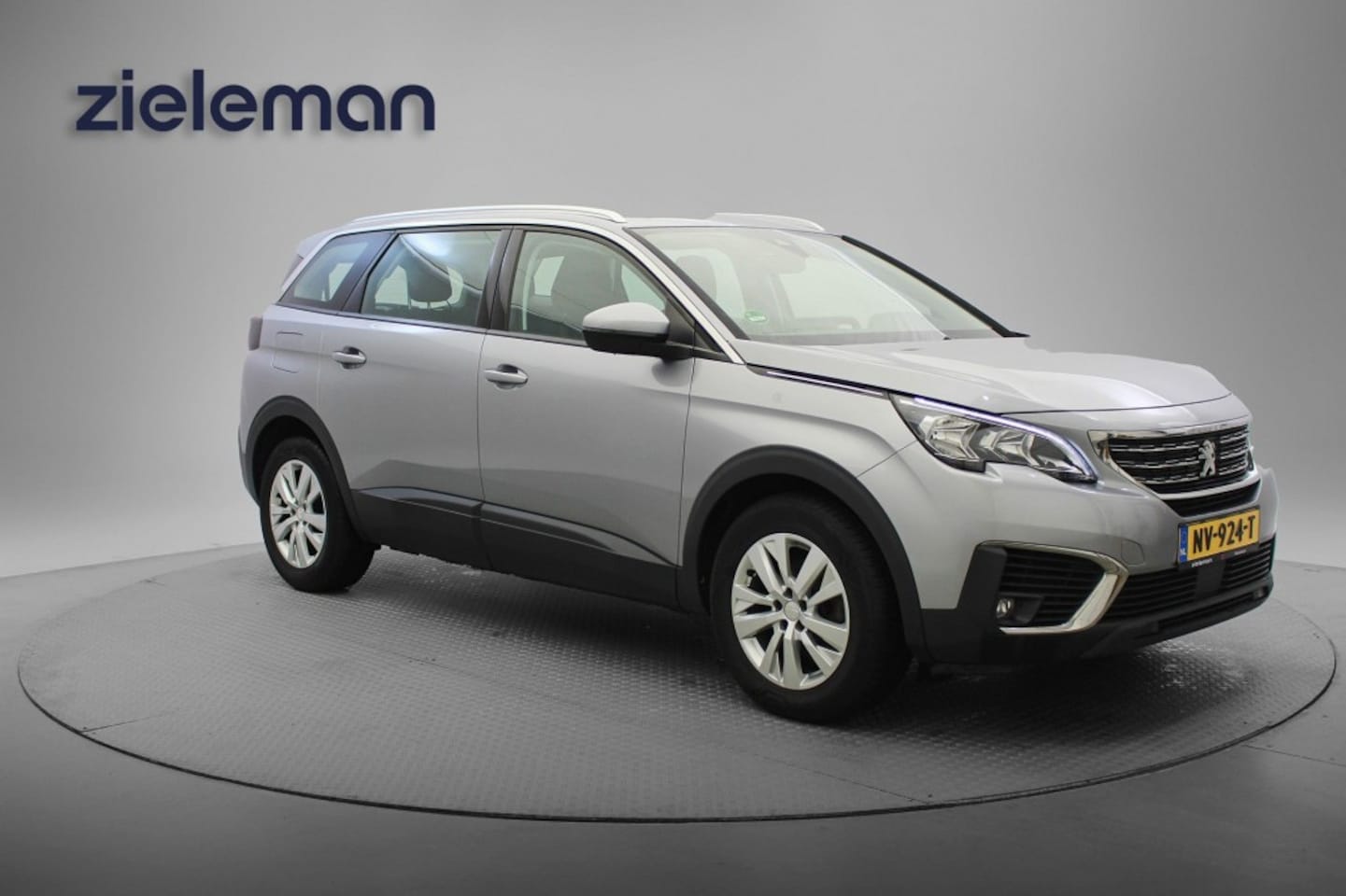 Peugeot 5008 - 1.2 PureTech Executive 7 Persoons - Digitaal Cockpit, Carplay, Navi, Cruise, Trekhaak - AutoWereld.nl