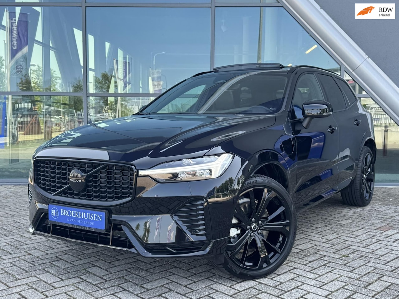Volvo XC60 - 2.0 T6 Plug-in hybrid AWD Ultra Black Edition LONGE RANGE 398pk HU Display / Panoramadak / - AutoWereld.nl