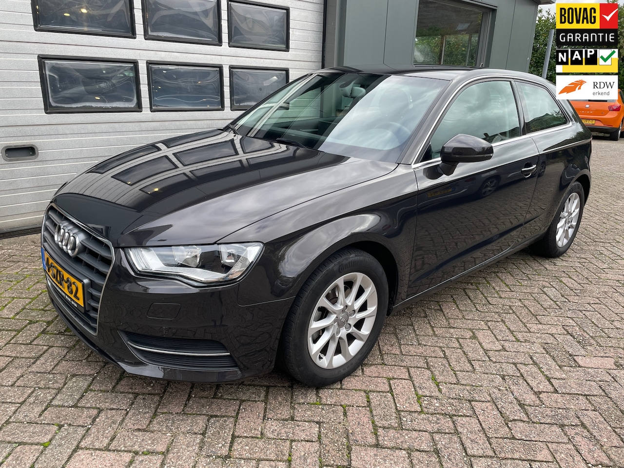 Audi A3 - 1.4 TFSI Attraction Pro Line 1.4 TFSI Attraction Pro Line, aangepast voor een bestuurder met dwarslaesie - AutoWereld.nl