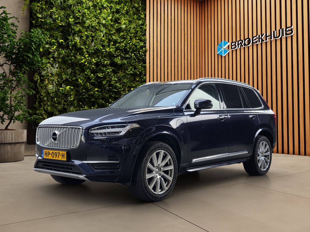 Volvo XC90 - 2.0 T8 Twin Engine AWD Inscription | VERWACHT | Trekhaak | Panoramadak | Bowers&Wilkins - AutoWereld.nl