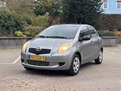 Toyota Yaris - 1.3 VVTi Terra | Airco Nu € 1.950,
