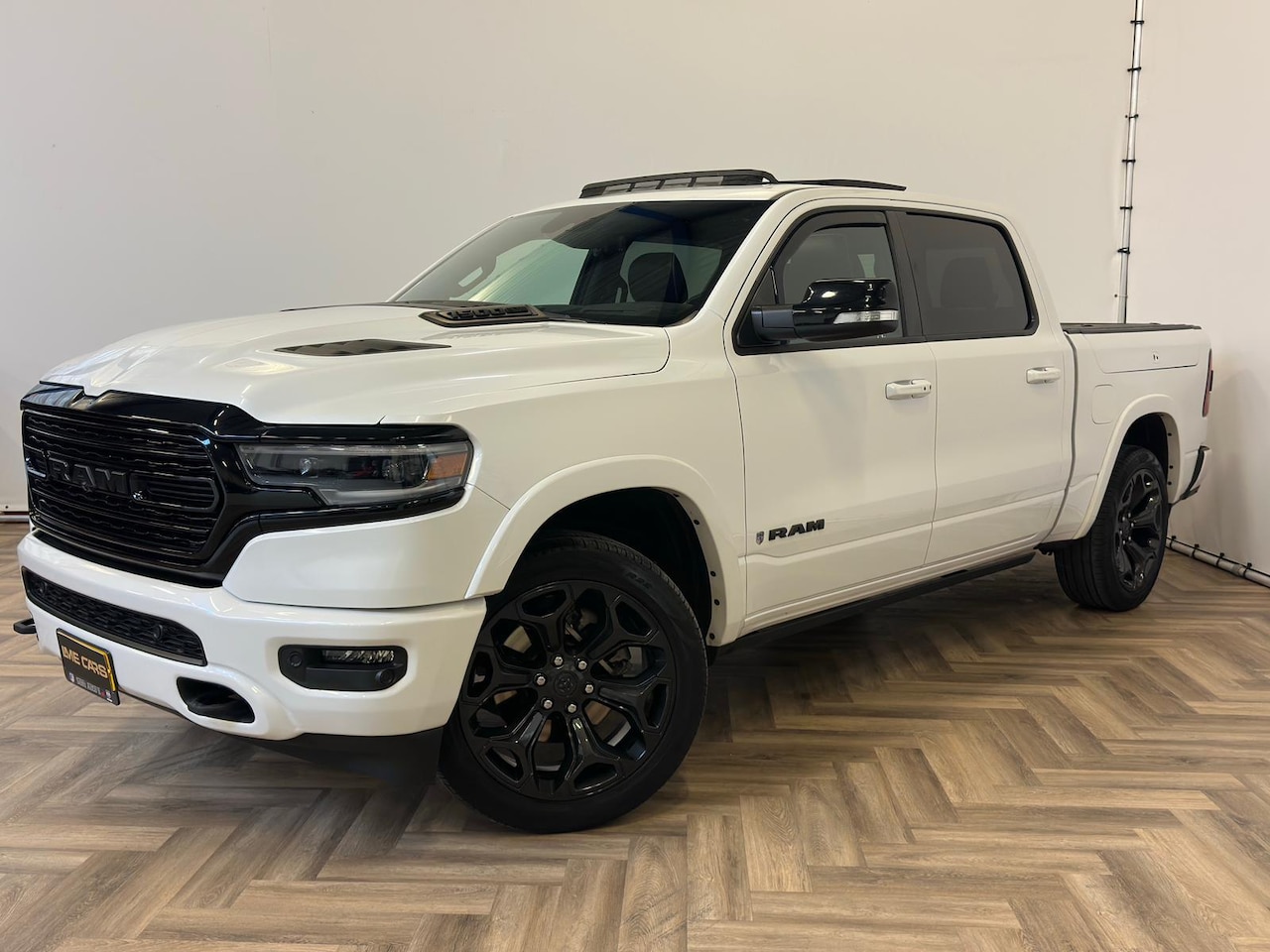 Dodge Ram 1500 - 5.7 V8 4x4 Crew Cab Limited|PANO|RAMBOX|HUD|LUCHTVERING|HK|VOL!!! - AutoWereld.nl