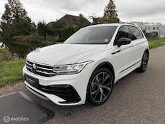 Volkswagen Tiguan - 1.5 TSI DSG R-Line / Pano / 360 / Leder
