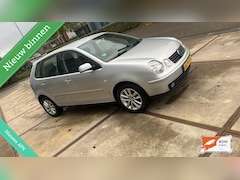 Volkswagen Polo - 1.4-16V Cross