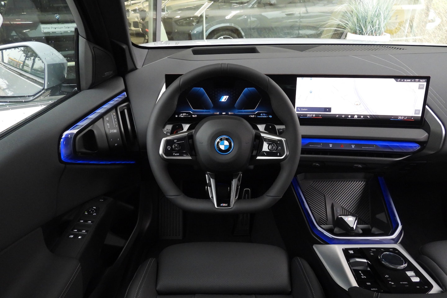 BMW X3 - 30e xDrive M Sport Automaat / Panoramadak / Trekhaak / Sportstoelen / Parking Assistant Pr - AutoWereld.nl