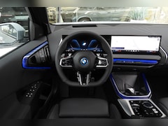 BMW X3 - 30e xDrive M Sport Automaat / Panoramadak / Trekhaak / Sportstoelen / Parking Assistant Pr