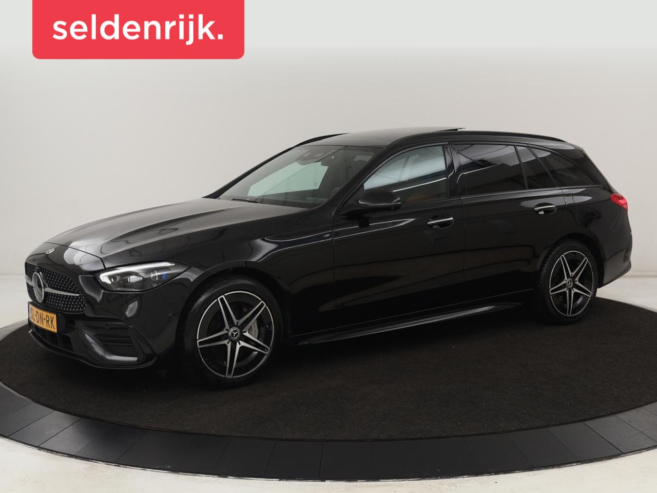 Mercedes-Benz C-klasse - 300e AMG Line | Panoramadak | Trekhaak | 360 Camera | Leder | Stoelverwarming | Adaptive c - AutoWereld.nl