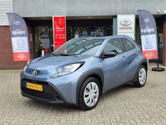 Toyota Aygo X - PLAY AIRCO AD-CRUISE CAMERA APPLE/ANDROID EL-RAMEN/SPIEGELS NL-AUTO
