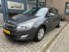 Opel Astra - 1.4 Selection