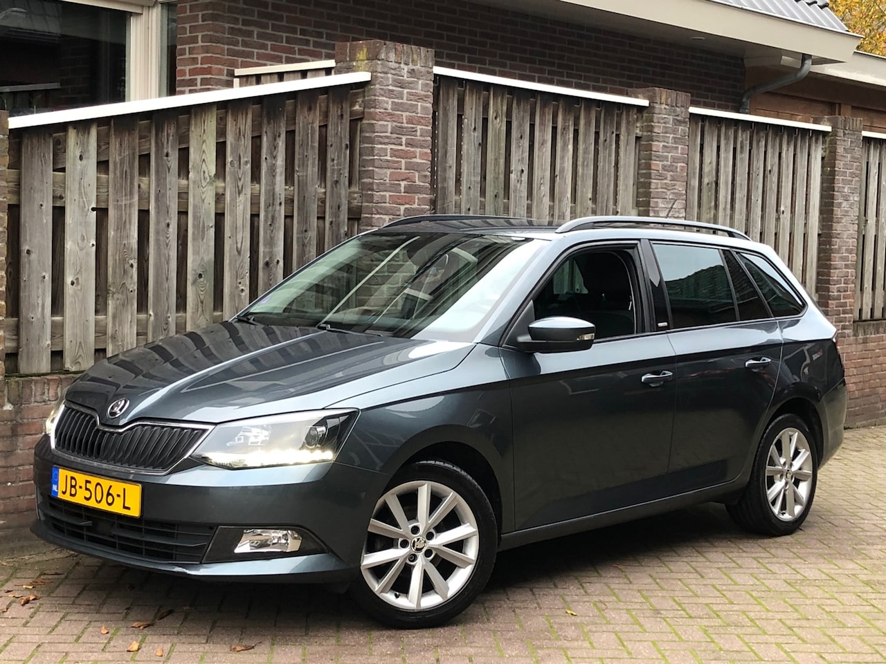 Skoda Fabia Combi - 1.2 TSI JOY AIRCO/CLIMA, PDC, stoelverw, Cruise - AutoWereld.nl
