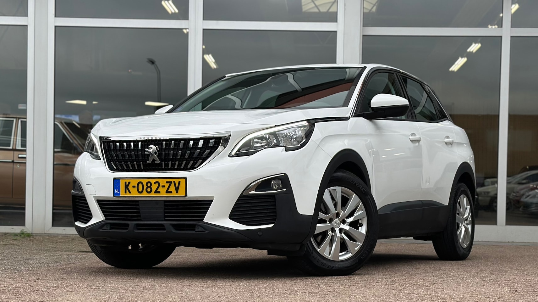 Peugeot 3008 - 1.2i PureTech Active 100% Onderhouden Automaat 1e Eigenaar - AutoWereld.nl