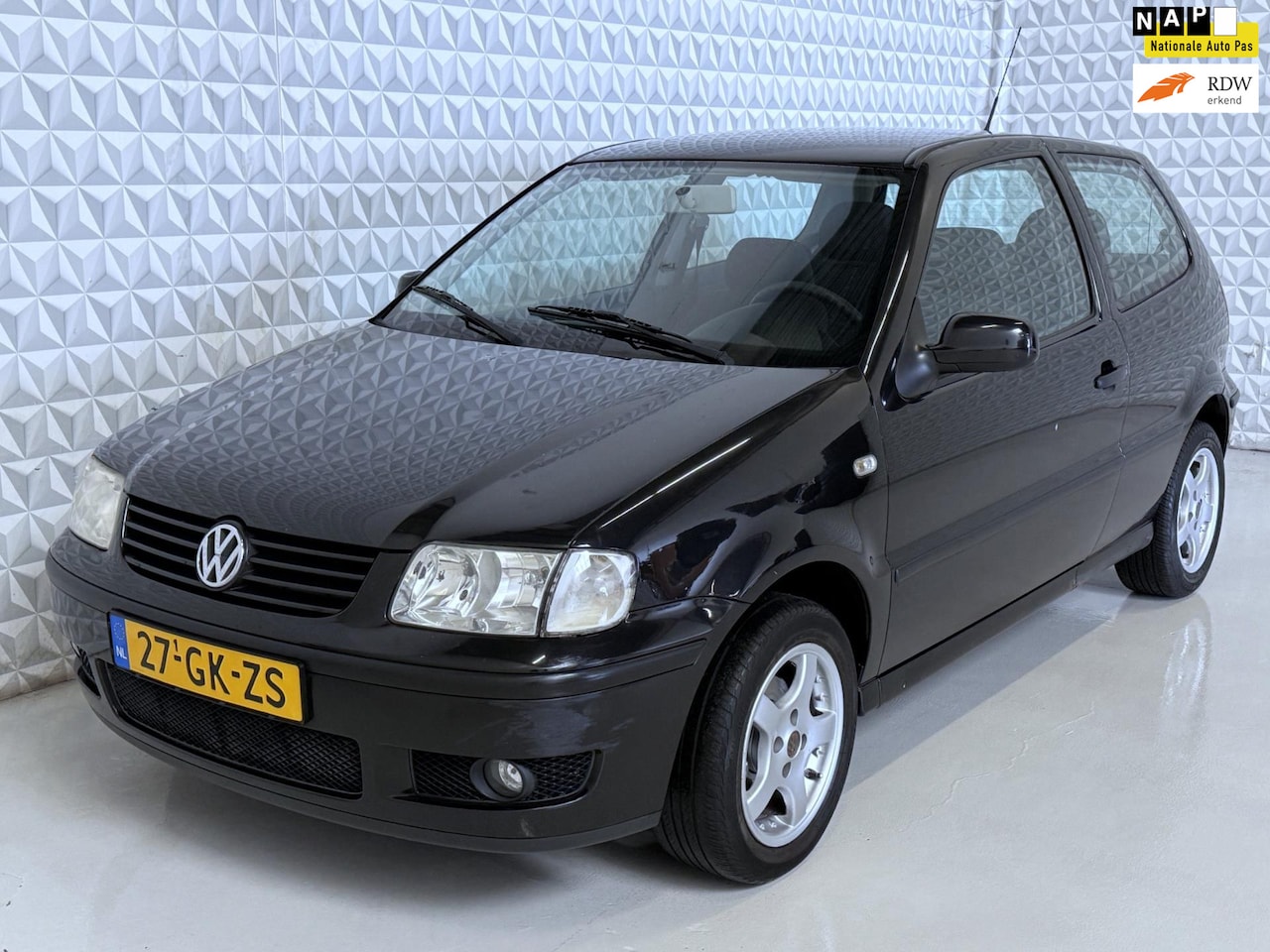 Volkswagen Polo - 1.4 Comfortline met APK tot 04-2026 (2001) - AutoWereld.nl