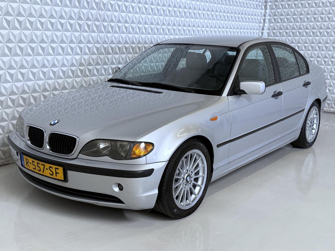 BMW 3-serie - 320d Sedan Airco Clima Cruise Facelift VOL LEER (2001) - AutoWereld.nl