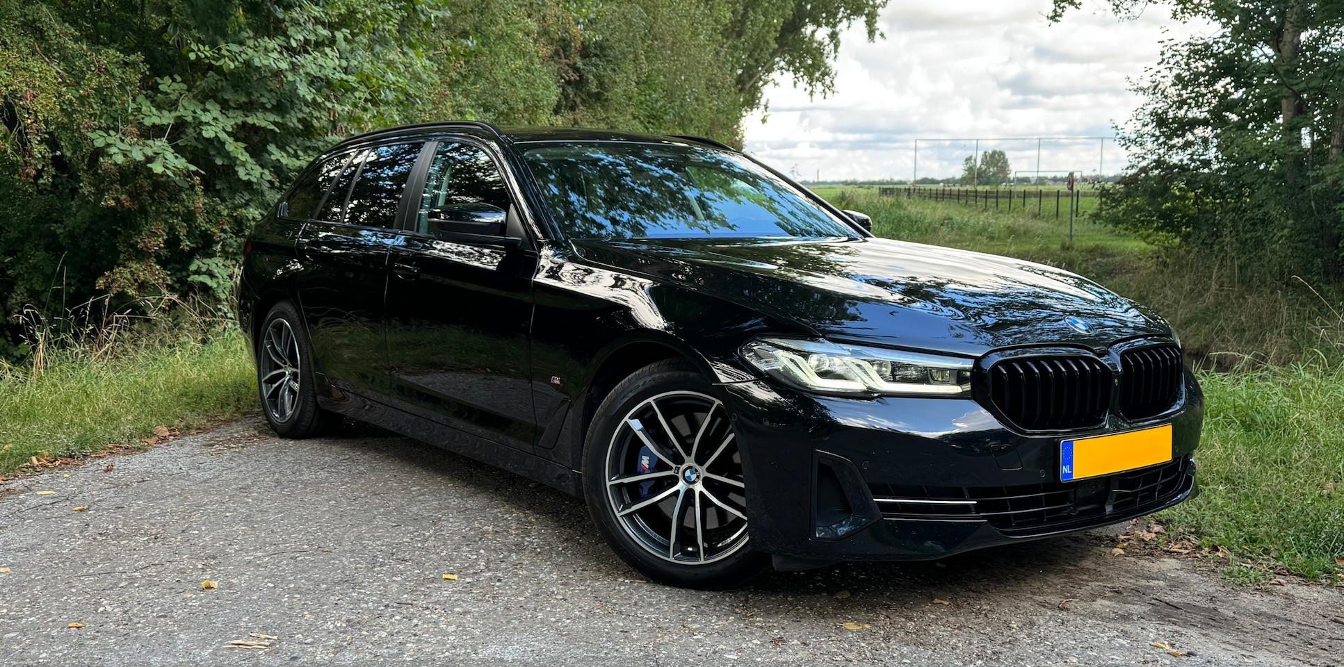 BMW 5-serie Touring - 530e Business Edition Plus Head up | Driving Assist Pro | BMW Premium Selection garantie - AutoWereld.nl