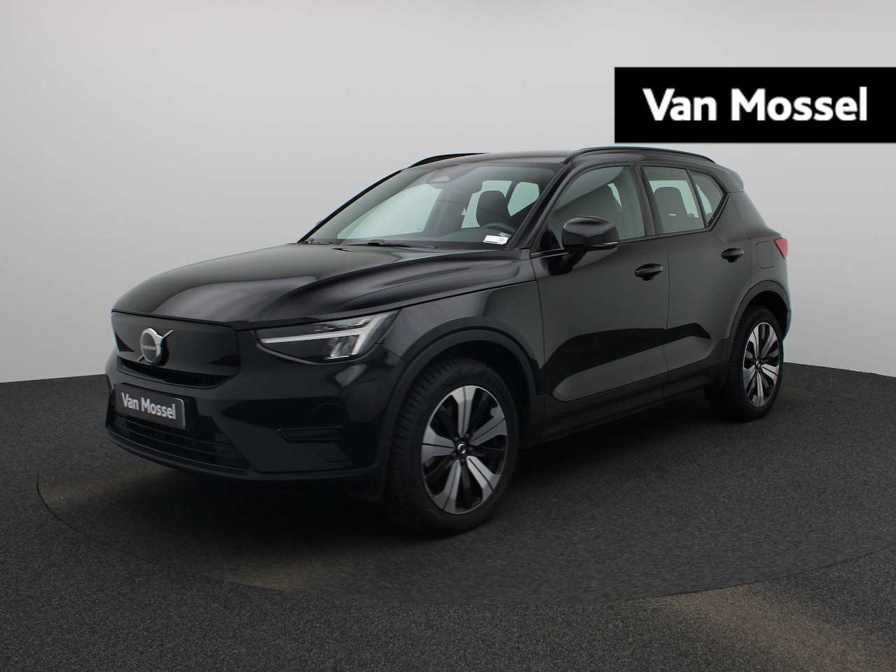 Volvo XC40 - Recharge Core 232PK | Allseason-banden | Grootlicht-assistent |  Achteruitrijcamera + park - AutoWereld.nl