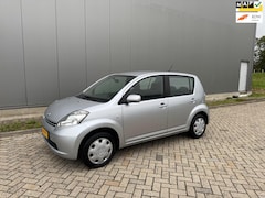 Daihatsu Sirion 2 - 1.0-12V Premium Stuurbekr Isofix 4xElekr Nap