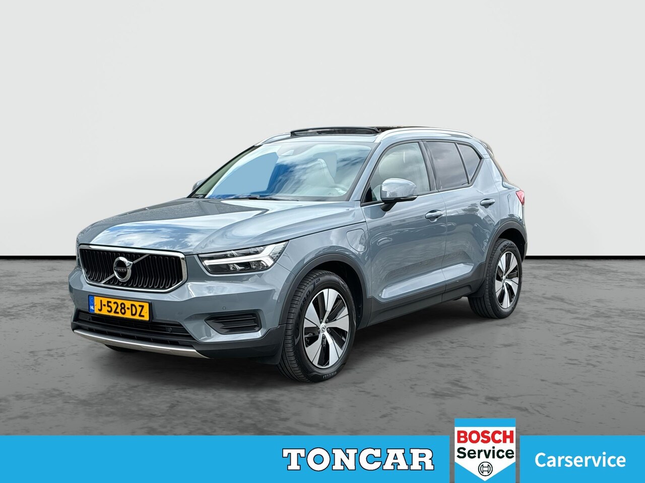 Volvo XC40 - 1.5 T5 Twin Engine Inscription 261pk! | SkyRoof | Park Assist | 18" Lm-Velgen | Stoelverwa - AutoWereld.nl