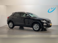 Volkswagen T-Roc - 1.5 TSI 150pk Style Business Navigatie Parkeersensoren Climate Control