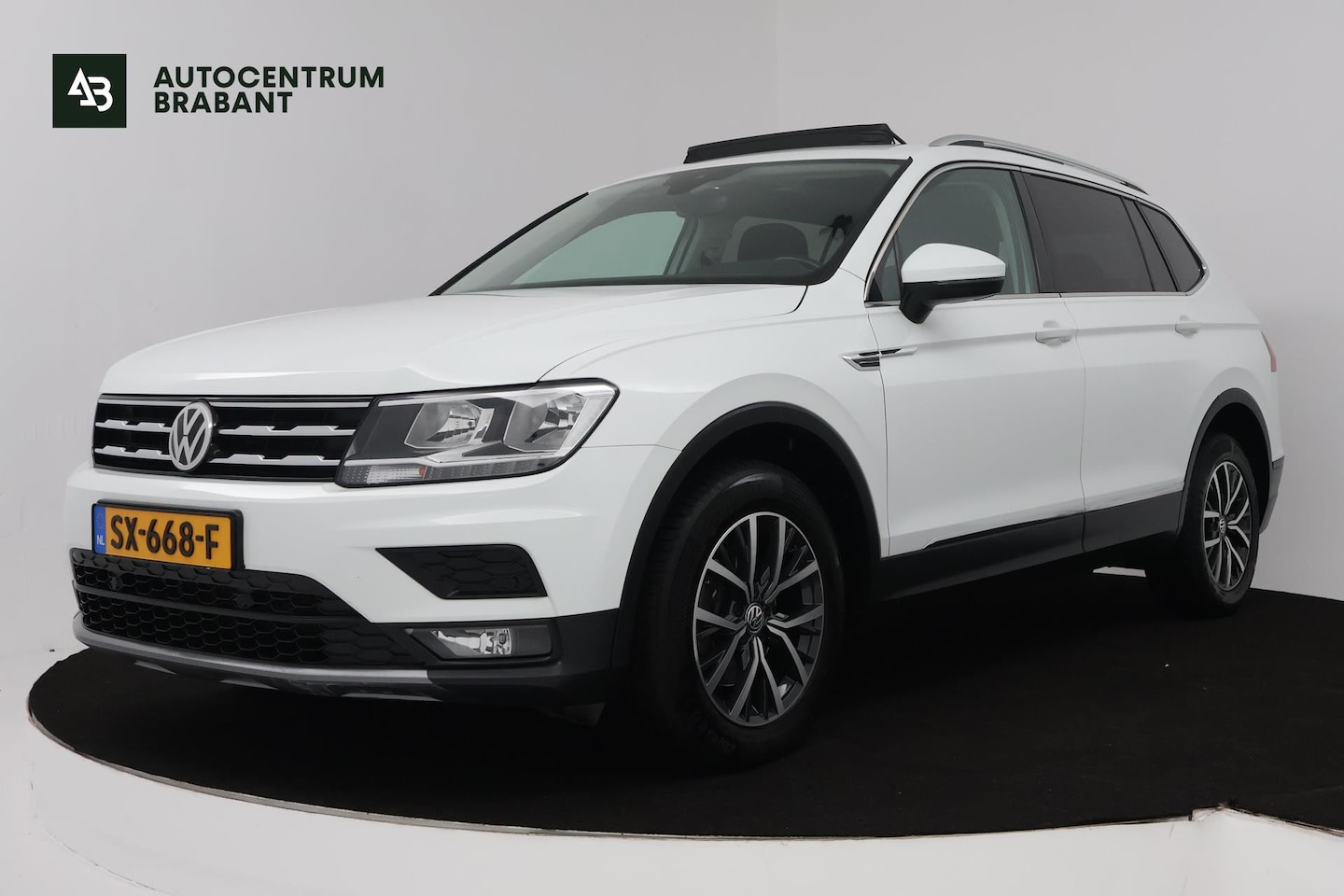 Volkswagen Tiguan Allspace - 1.4 TSI Comfortline Business 7p. (PANORAMADAK, TREKHAAK, CAMERA, STOELVERWARMING, DIGITALE - AutoWereld.nl
