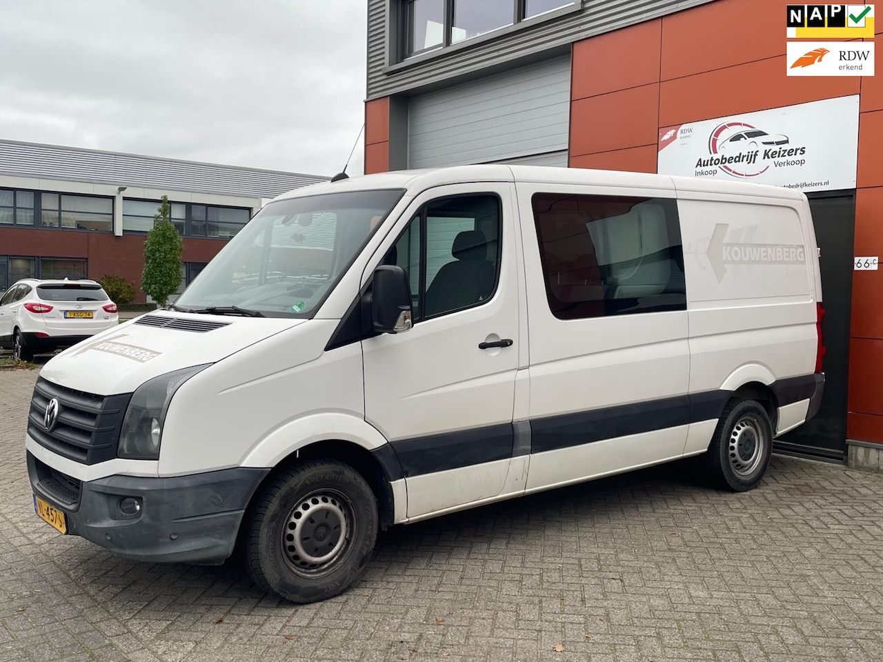 Volkswagen Crafter - 32 2.0 TDI L2H1 DC 6P APK AIRCO NAVI NAP TREKHAAK - AutoWereld.nl