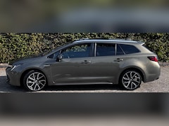 Toyota Corolla Touring Sports - 2.0 Hybrid Business Sport Intro