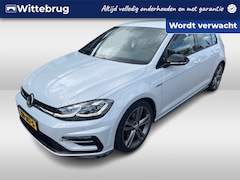 Volkswagen Golf - 1.5 TSI Highline Business R / Digitaal dashboard / Navigatie / App connect / Camera / Park