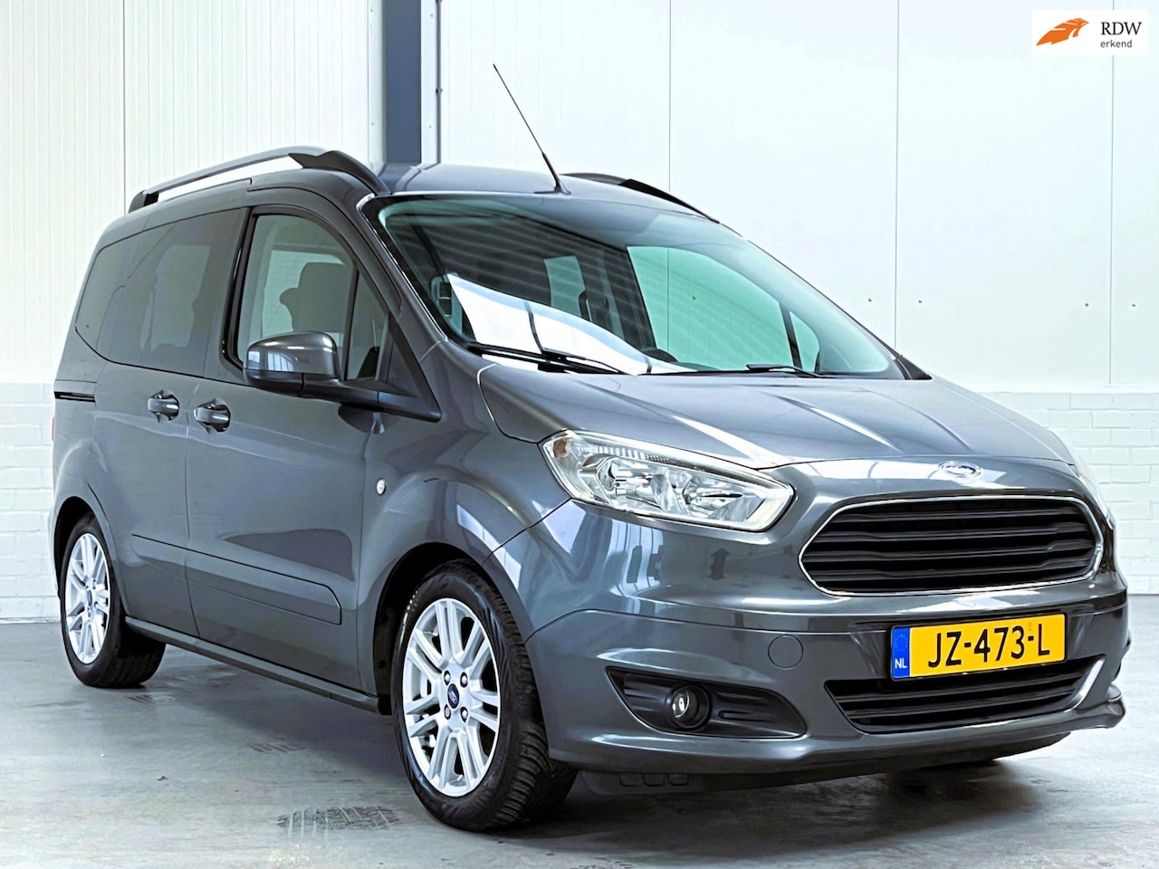 Ford Tourneo Courier - 1.5 TDCi Trekhaak - AutoWereld.nl