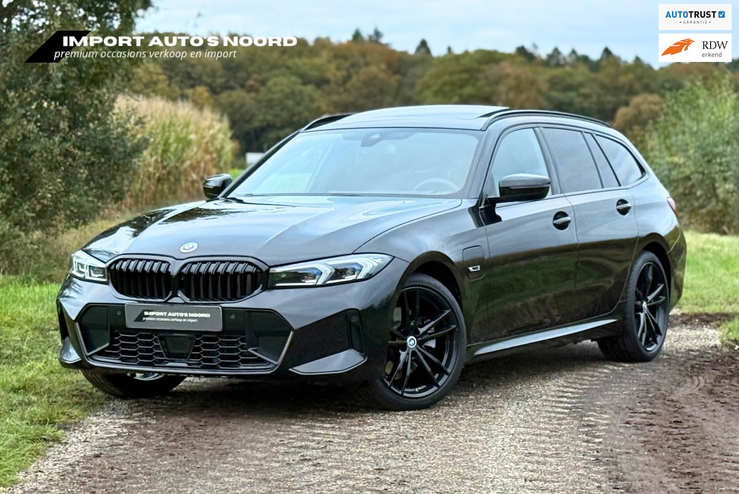BMW 3-serie Touring - 330e xDrive M sport Pano ACC Camera 19 inch Sfeer - AutoWereld.nl