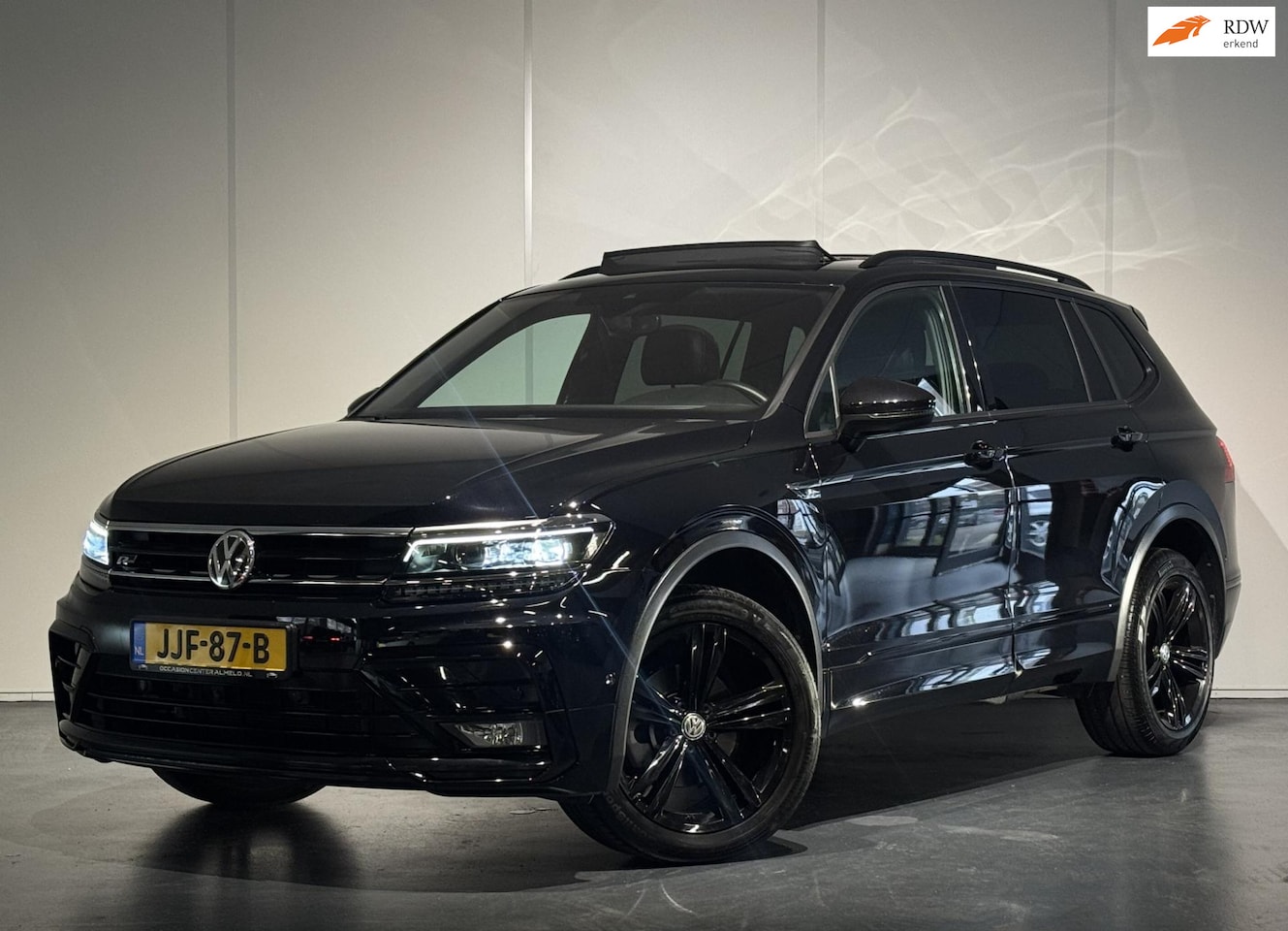 Volkswagen Tiguan Allspace - Highline Business R 3x R-Line /ACC/Virtual/360°/PANO/CarPlay/Keyless/Leer - AutoWereld.nl