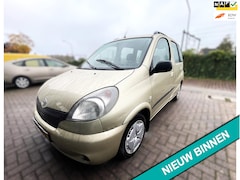Toyota Yaris Verso - 1.3-16V VVT-i Luna
