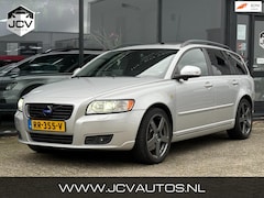 Volvo V50 - 2.0 D3 Summum LEER/PANO/TREKHAAK/BLIS/NAVI