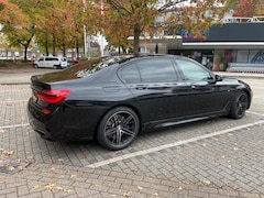 BMW 7-serie - 750Li High Executive zwart/zwart vol