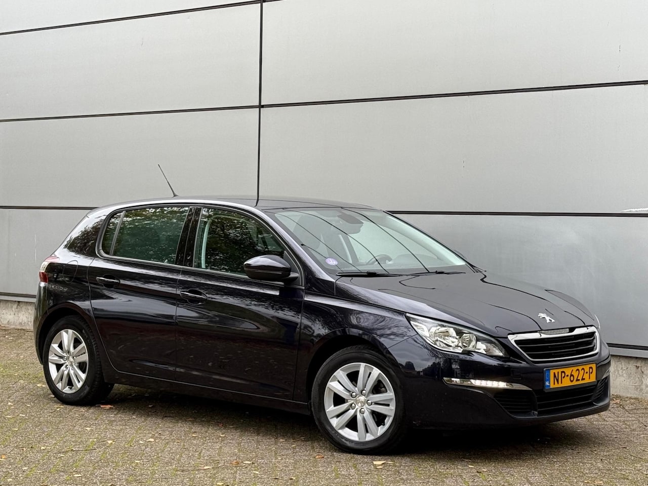 Peugeot 308 - 1.2 PureTech Active Led |Navi |Cruise |Clima |Trekhaak |Lmv |Nap |Boekjes - AutoWereld.nl