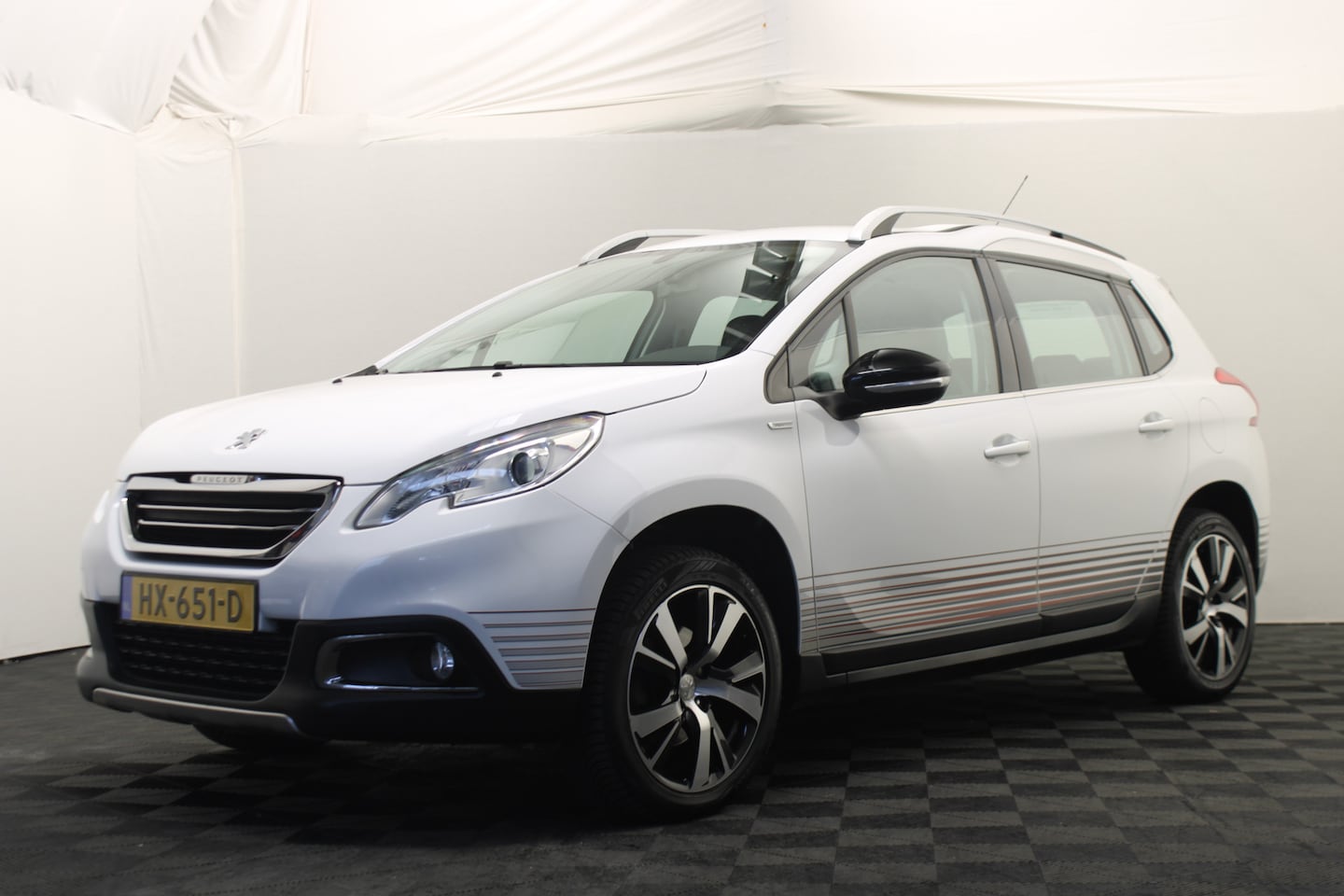 Peugeot 2008 - 1.2 PureTech Urban Cross 1.2 PureTech Urban Cross - AutoWereld.nl
