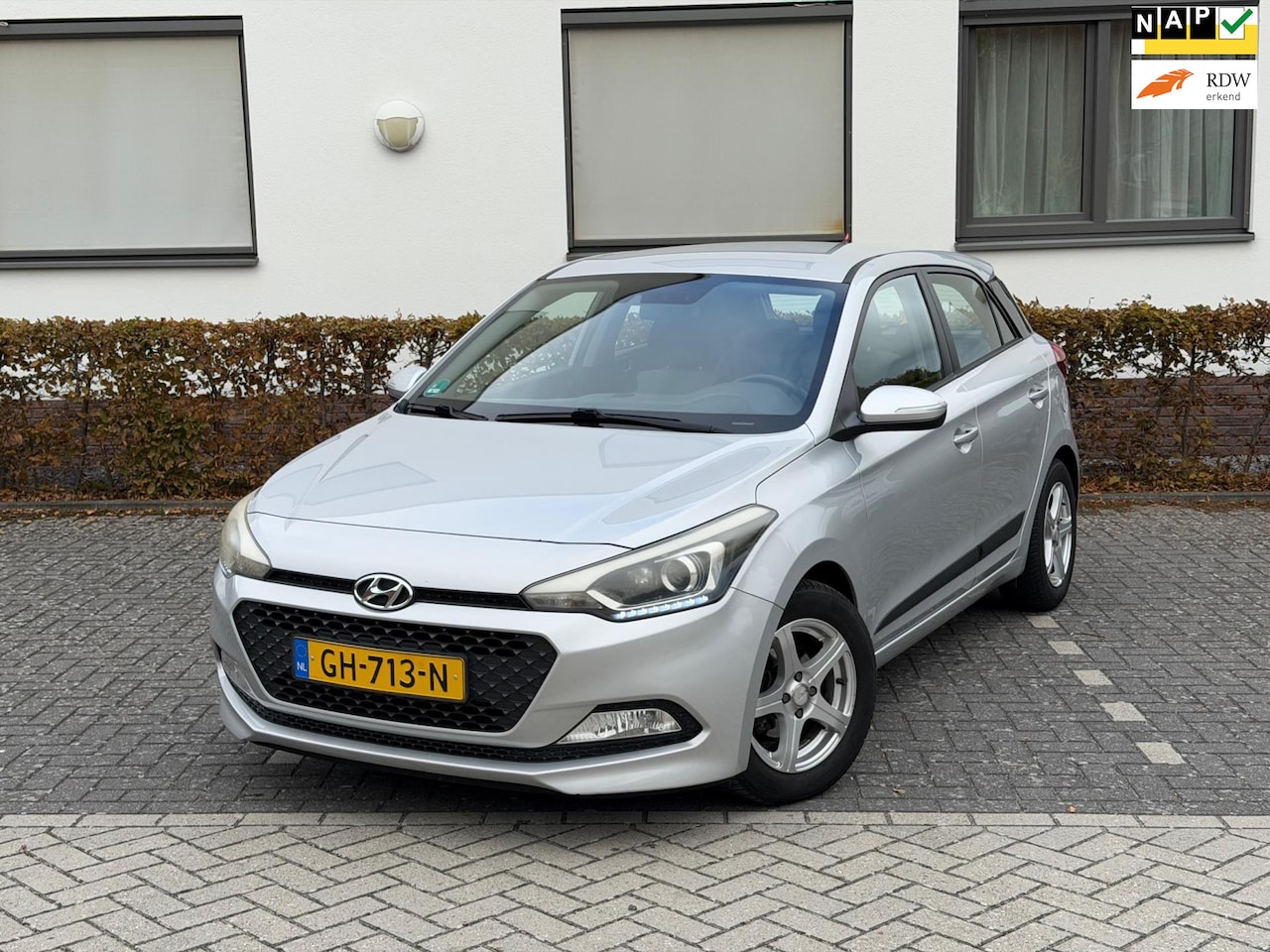 Hyundai i20 - 1.2 HP i-Motion NAP APK AIRCO NETTE AUTO!! - AutoWereld.nl