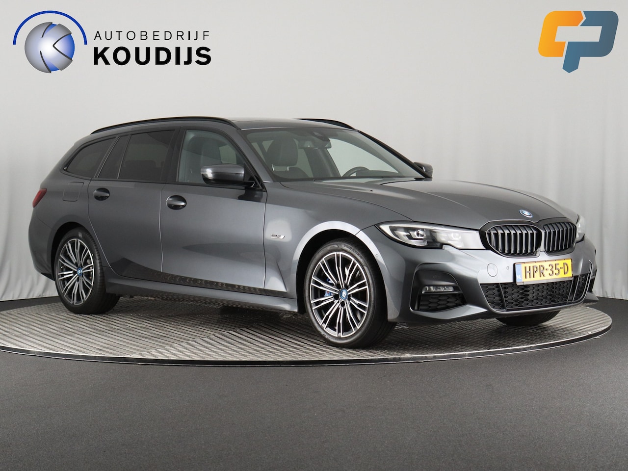 BMW 3-serie Touring - 330e Business Edition + M Sport (Pano / Navi / Cruise / Camera / Carplay) - AutoWereld.nl