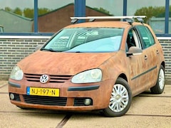 Volkswagen Golf - 1.6 FSI Sportline